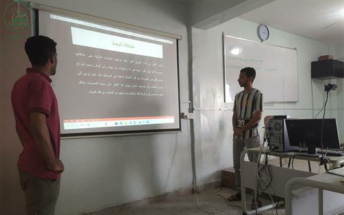 كلية الادارة والاقتصاد بجامعة الاحقاف تقيم مناقشة خطة البحث 
