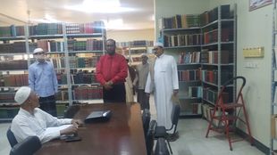 مدير مديرية تريم يزور كلية الشريعة والقانون